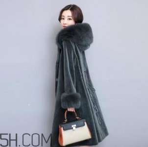 ​羊剪绒大衣怎么搭配？羊剪绒大衣搭配图片