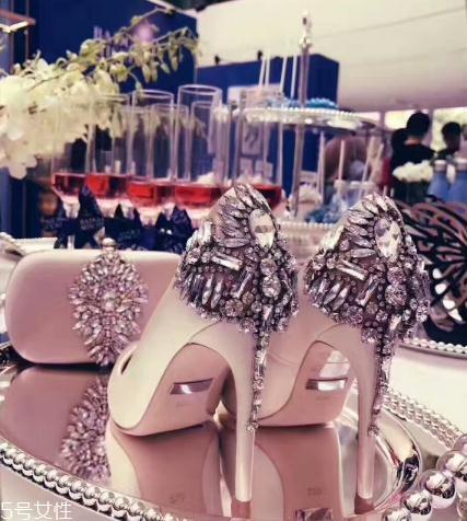 badgley mischka鞋子多少钱？比jc、rv价格美丽多了