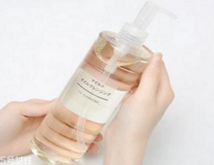 日本哪款卸妆油好用 卸妆油乳化方法