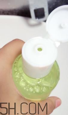 韩束卸妆水能卸干净吗？韩束卸妆水刺激吗？