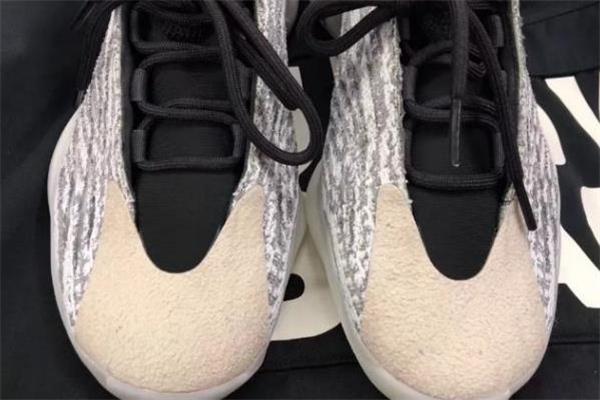 yeezy篮球鞋开箱测评 yeezy篮球鞋脚感怎么样