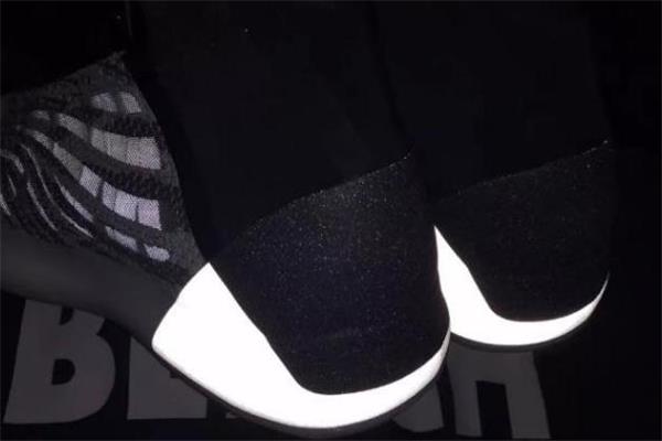 yeezy篮球鞋开箱测评 yeezy篮球鞋脚感怎么样