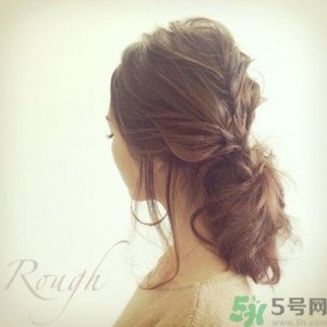 ​女士蓬松发型推荐