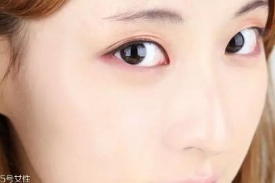 ​小眼睛怎么画下眼线 隐形下眼线的画法