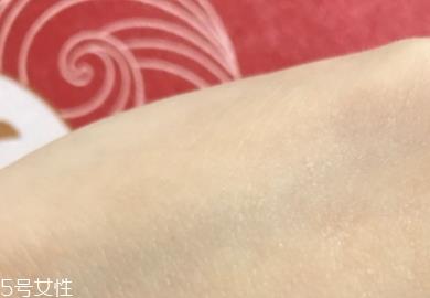 纯露可以当喷雾吗？随时为你补充水分