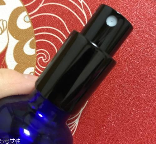 纯露可以当喷雾吗？随时为你补充水分