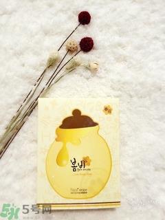 春雨黑面膜能天天用吗？春雨黑蜂蜜面膜掉色精华液是黑色吗？