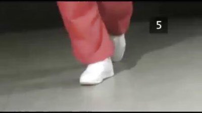 ​太空步就是滑步!做出来怎么动作不连贯?高手指教一下