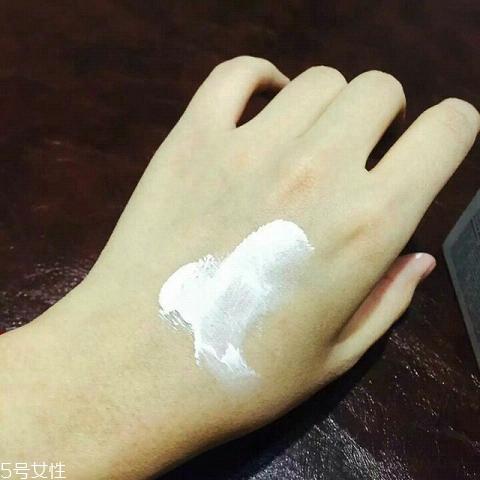 ahc素颜霜有什么功效 ahc素颜霜使用测评