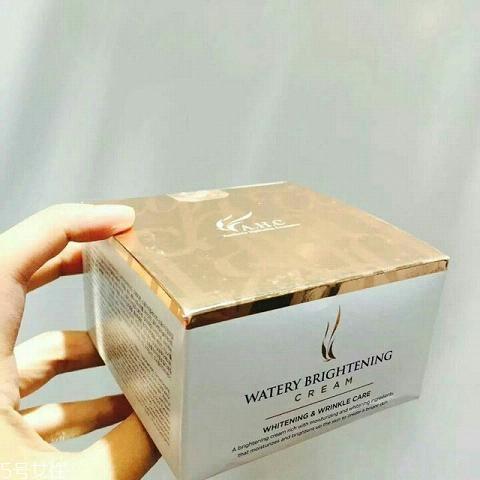 ahc素颜霜有什么功效 ahc素颜霜使用测评