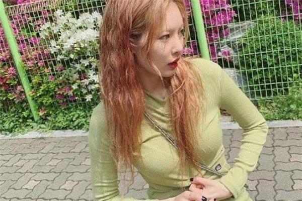 牛油果绿搭配什么颜色好看 牛油果绿搭配技巧