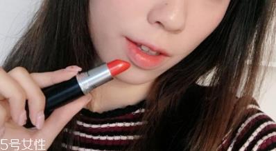 mac子弹头dozen carnations试色 带细闪的无敌少女色