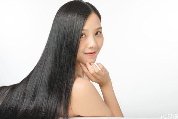 染发后适合用什么洗发水 染发后头发干枯怎么办