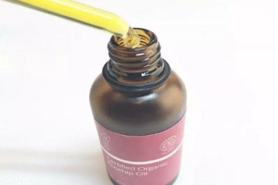 ​用完玫瑰果油还要用精华吗 玫瑰果油有哪些用法