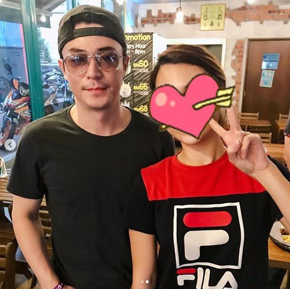 霍建华带女儿现身机场，小海豚首曝光，外形像极了林心如小时候