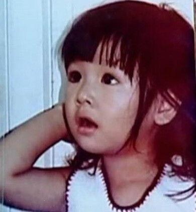 霍建华带女儿现身机场，小海豚首曝光，外形像极了林心如小时候