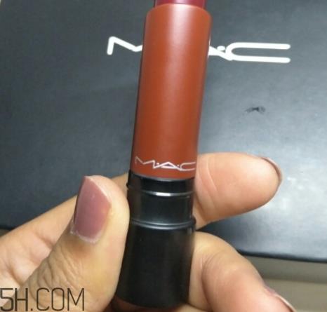 魅可和雅诗兰黛哪个好？mac和雅诗兰黛口红对比