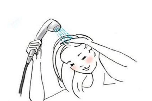 免洗护发素和精油的区别 精油可以代替护发素