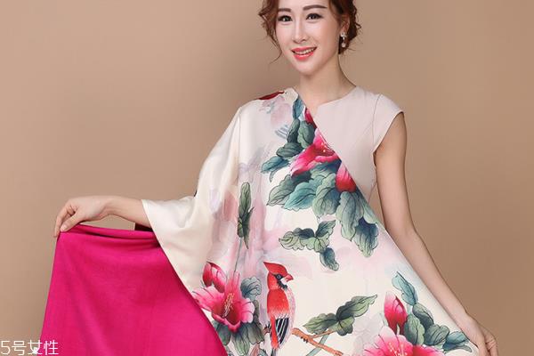 真丝围巾怎么搭配衣服 搭配法则要熟记