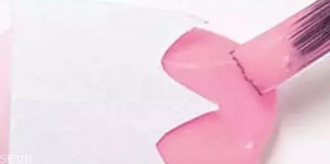 粉色美甲什么款式显白 手黑黄也适合的粉色美甲