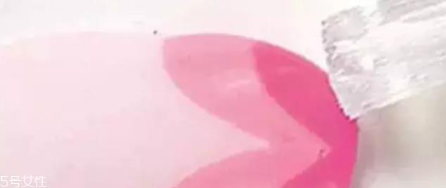 粉色美甲什么款式显白 手黑黄也适合的粉色美甲