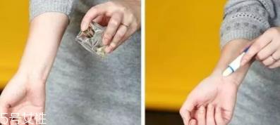润唇膏吃了会中毒吗？剂量小不会有事