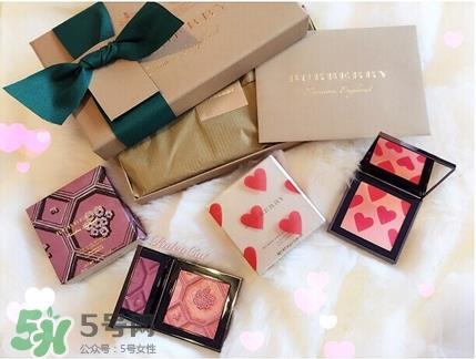 burberry初恋腮红和花朵腮红哪个好_有什么区别