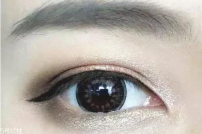 ​怎样画睫毛才会更卷翘 这样画睫毛好看
