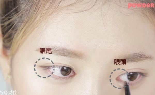 不画眼线只画眼影行吗 不画眼线的眼睛放大术