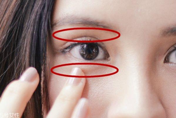 不画眼线只画眼影行吗 不画眼线的眼睛放大术
