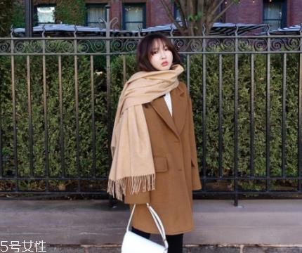 什么颜色的围巾最百搭？这几个颜色轻松驾驭
