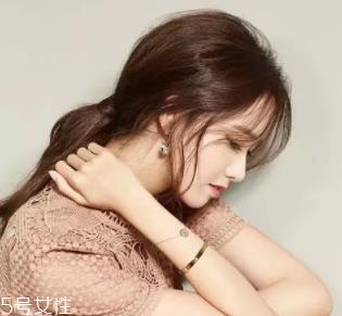 什么发型显老 发箍没带好显老一百倍