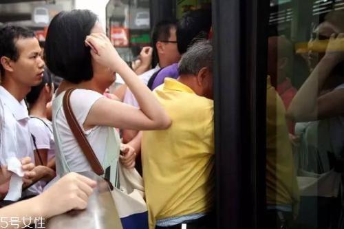 女生体味重是什么原因？越老越重口味