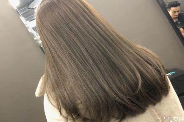染发什么颜色能遮住白发 盖白发一步到位的方法
