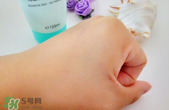 薇姿温泉纯净泡沫洁面霜好用吗 薇姿泡沫洁面霜的作用