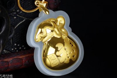 ​金镶玉吊坠有什么好处 难怪如此受欢迎