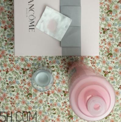 兰蔻粉水不适合油皮？兰蔻粉水适合什么肤质？