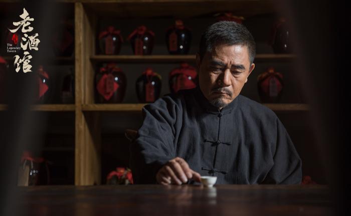 陈宝国开起“山东老酒馆”，自称哭尽前半生眼泪