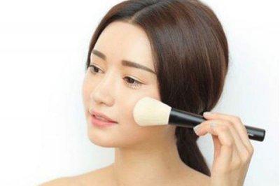 ​保湿蜜粉怎么使用 保湿蜜粉使用方法