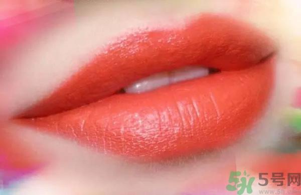怎么选择适合自己的口红颜色？口红颜色怎么选？