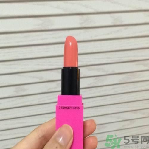 怎么选择适合自己的口红颜色？口红颜色怎么选？