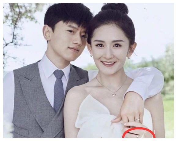 谢娜与张碧晨晒合照力破婚变传闻，娜姐手上的细节又遭新一轮质疑