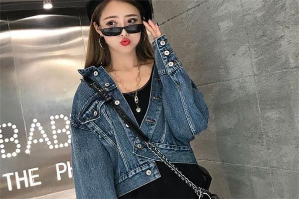 牛仔外套发霉怎么清洗 多浸泡一会儿