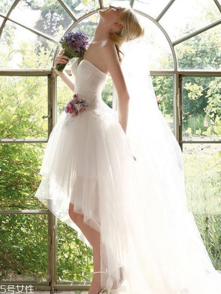 婚纱头纱怎么戴？婚纱头纱固定方法