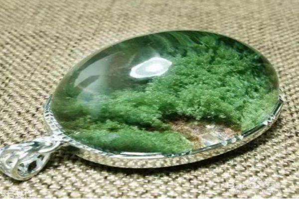 什么是绿幽水晶呢 绿幽水晶有什么作用呢
