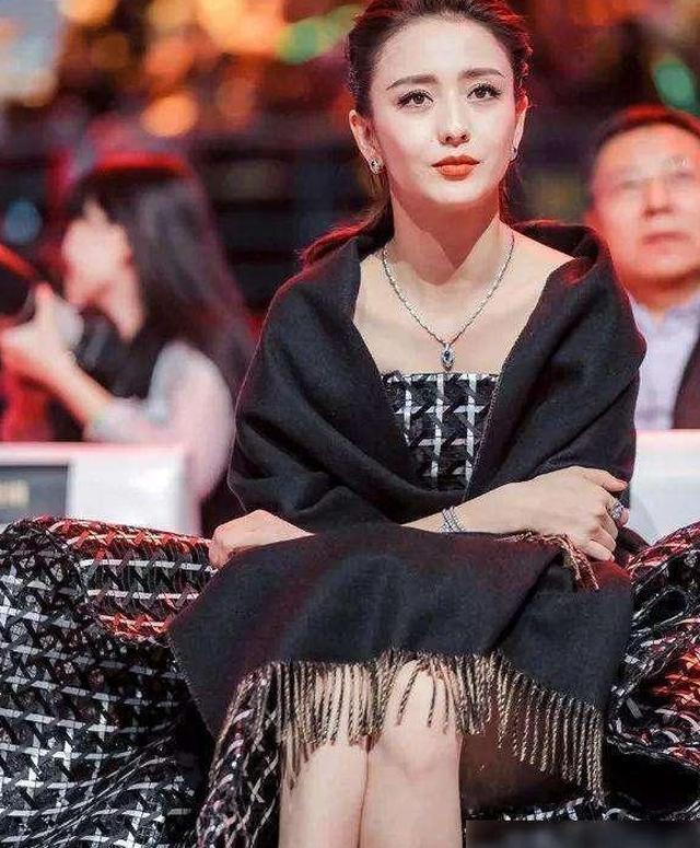陈思诚佟丽娅同框：离婚消息满天飞，同框秀恩爱就能破破传闻么？