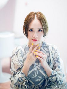 ​陈乔恩为双腿红疹担忧，自称一回台湾就会过敏，在大陆拍戏都没事