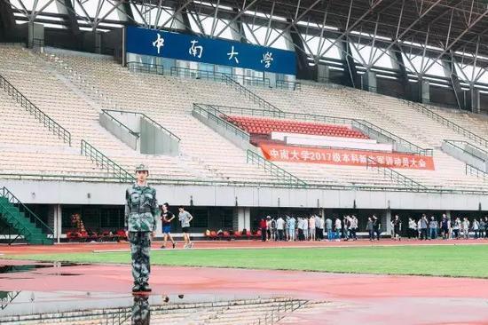 中南大学最美女教官走红网络 原来还不止一个