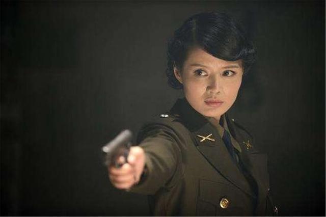 妻子用21年将其捧红，红后却移情别恋，46岁为博新欢笑还不惜改名