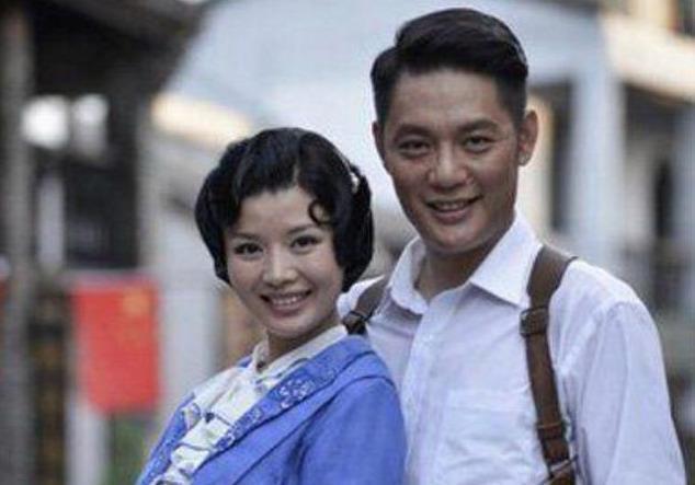 妻子用21年将其捧红，红后却移情别恋，46岁为博新欢笑还不惜改名